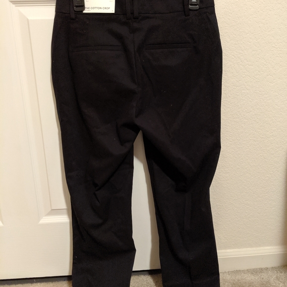 Ann Taylor Pants - Black cropped pants